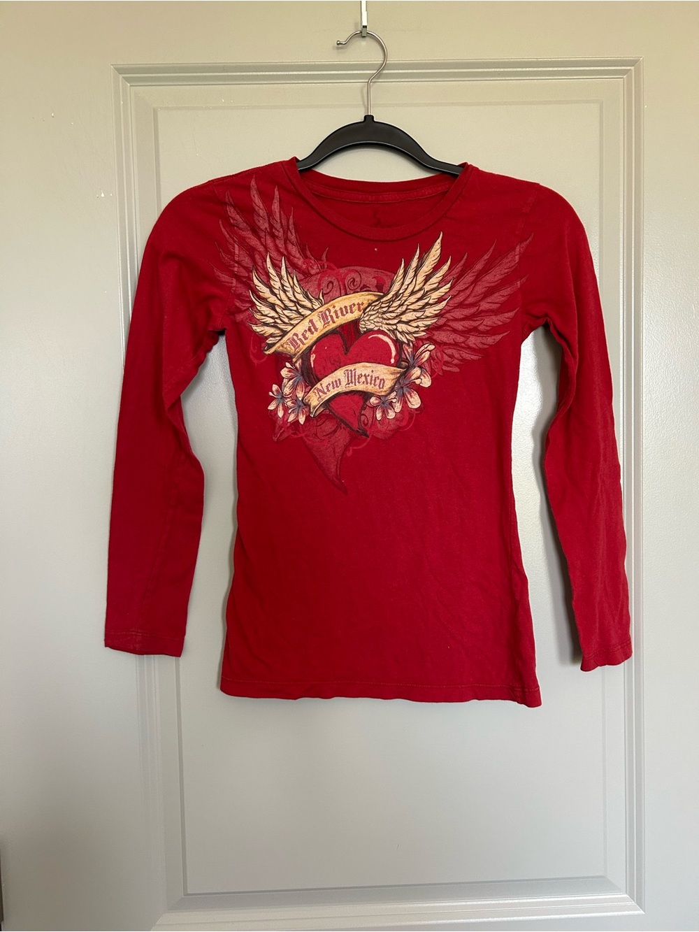 Women’s Y2K grunge Red Long Sleeve Tee with Winged Heart Graphic